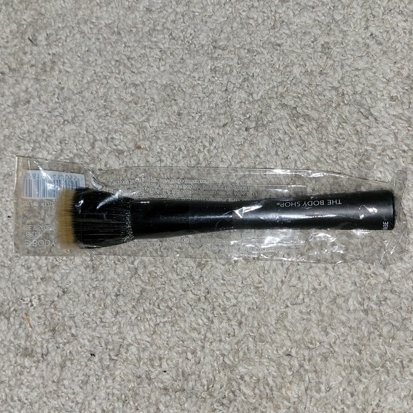 Dual Fiber Face Brush - Picture 2 of 4